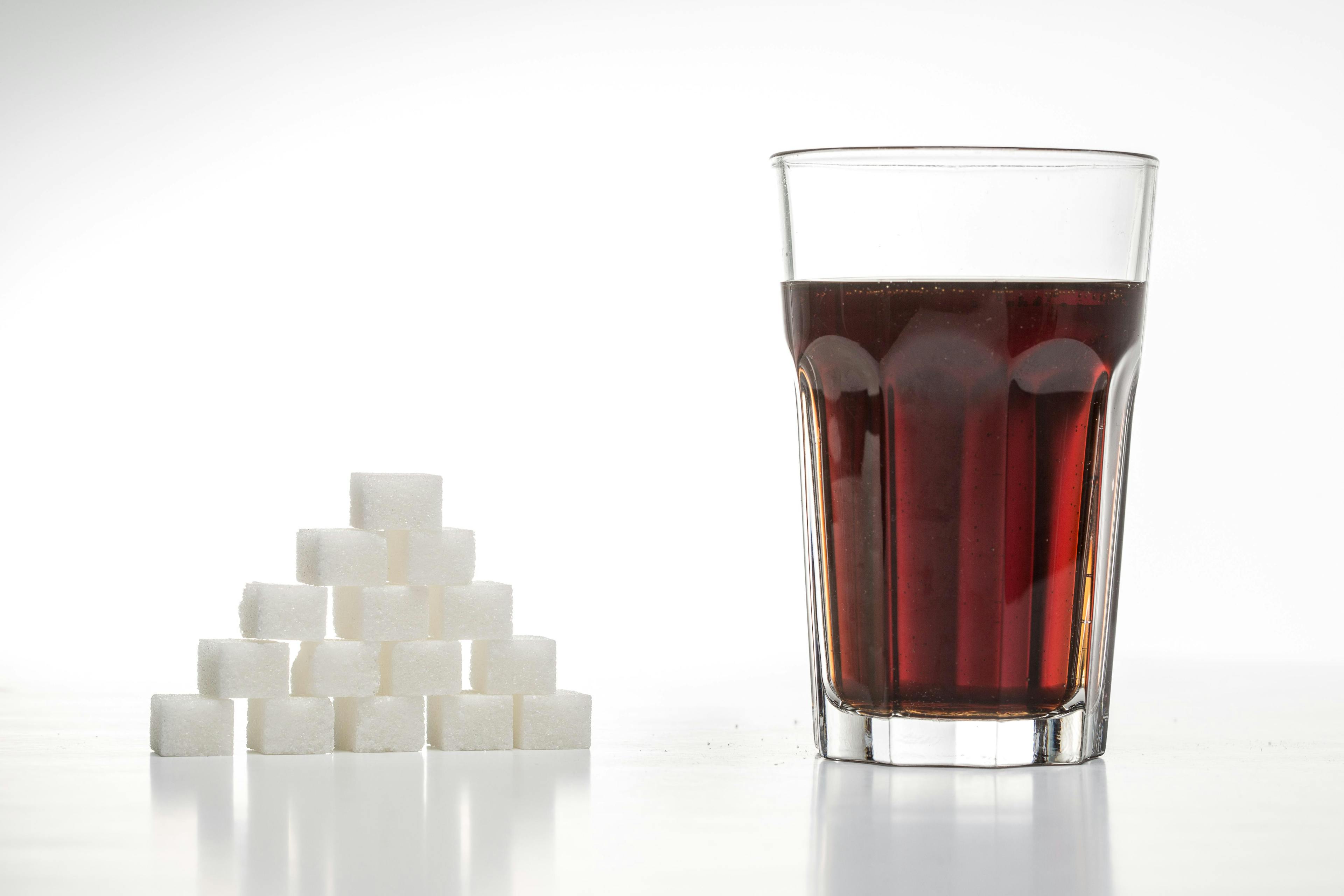 Imagery of sugar cubes and sweetened beverages 