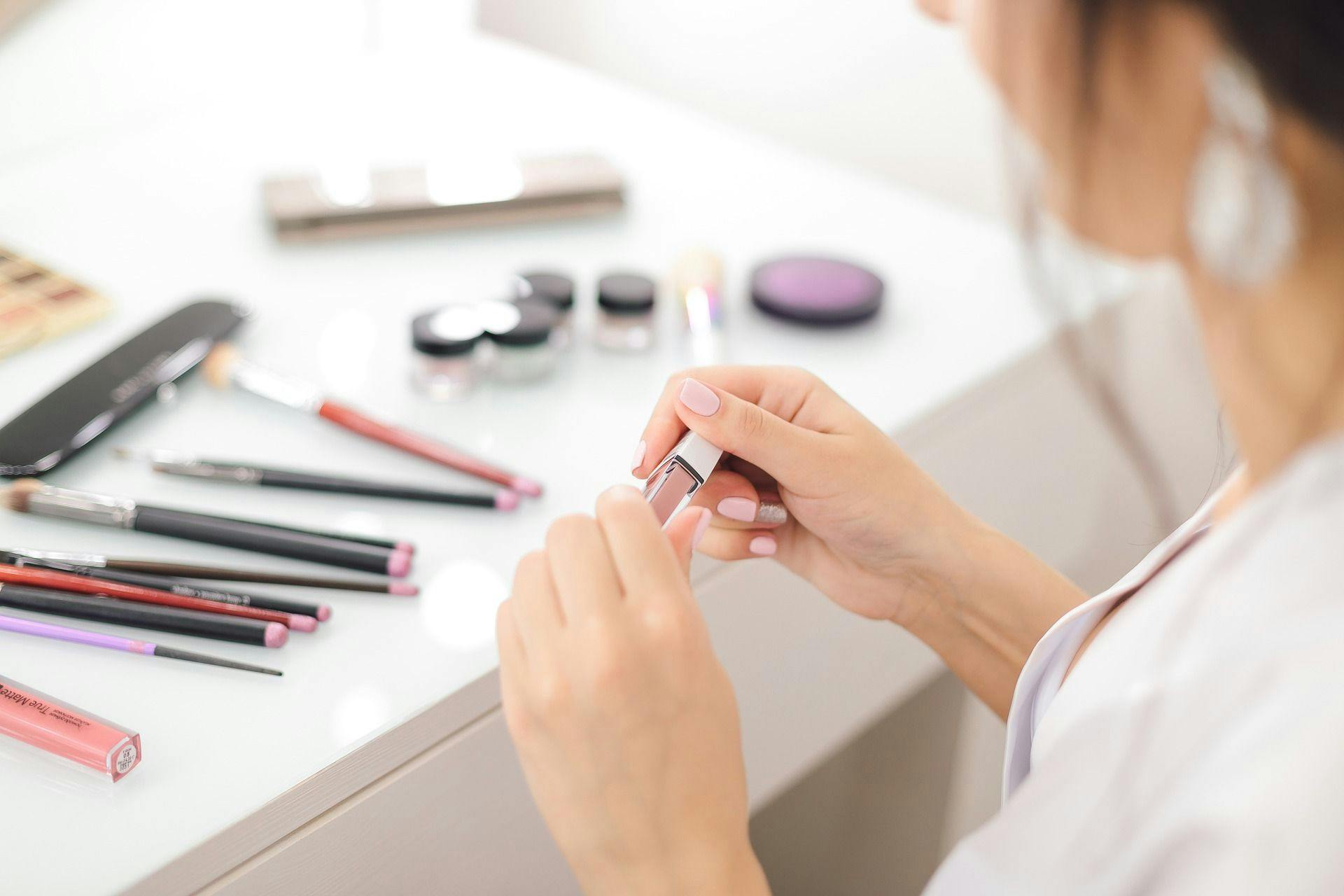 Study Details "Widespread" Use of Endocrine-Disrupting Chemicals in North American Cosmetic Products